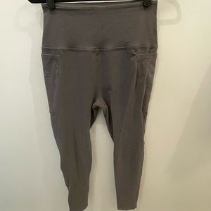 Beyond Yoga -Spacedye Out Of Pocket High Waisted Legging Size L color - Gray